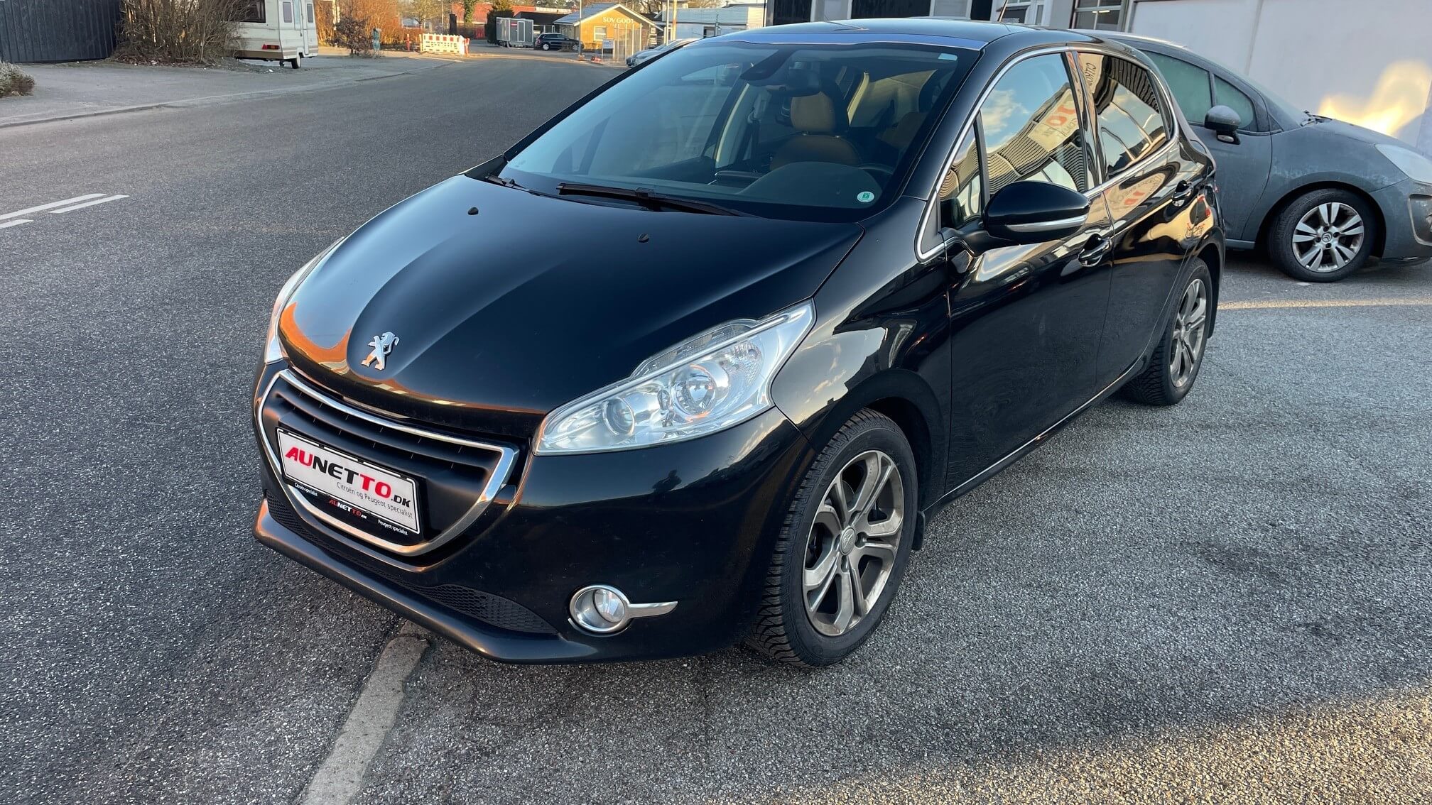 Peugeot 208 - Bilabonnement hos Aunetto Herning Peugeot 208 på abonnement hos Aunetto