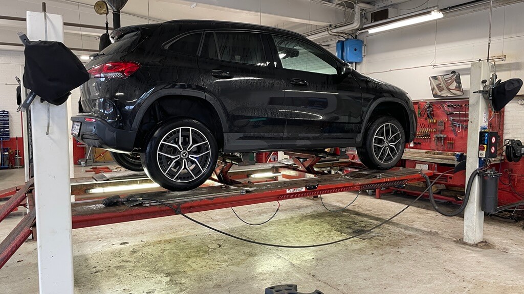 Hjulskift på Mercedes elbil hos Aunetto i Herning
